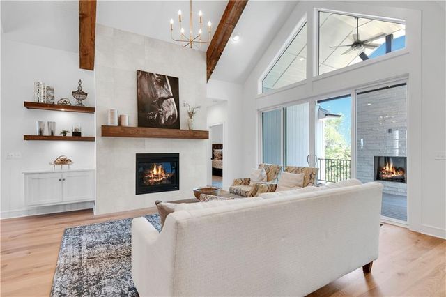 24933 W 98th Place, Lenexa, KS 66227