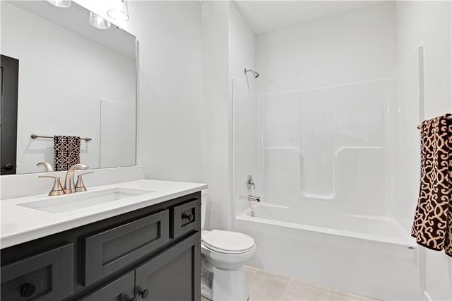 24933 W 98th Place, Lenexa, KS 66227