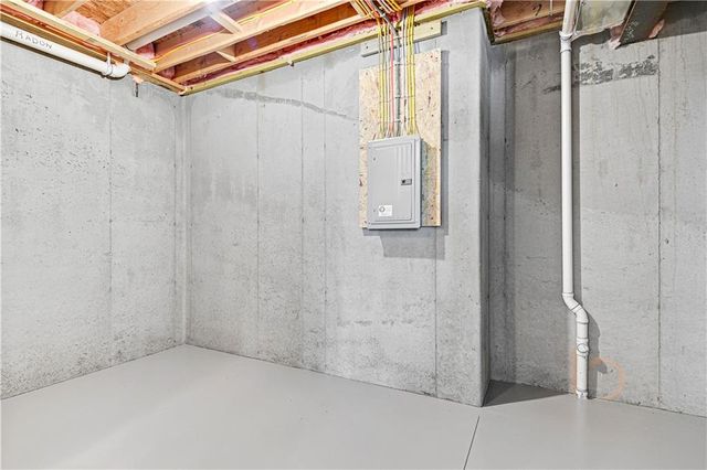 24933 W 98th Place, Lenexa, KS 66227