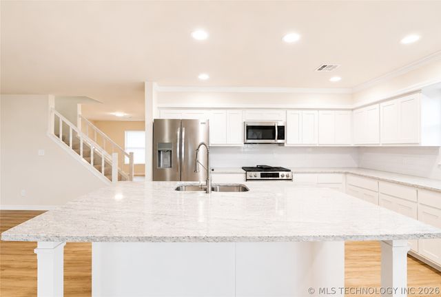 322 E Young Street, Morris, OK 74445