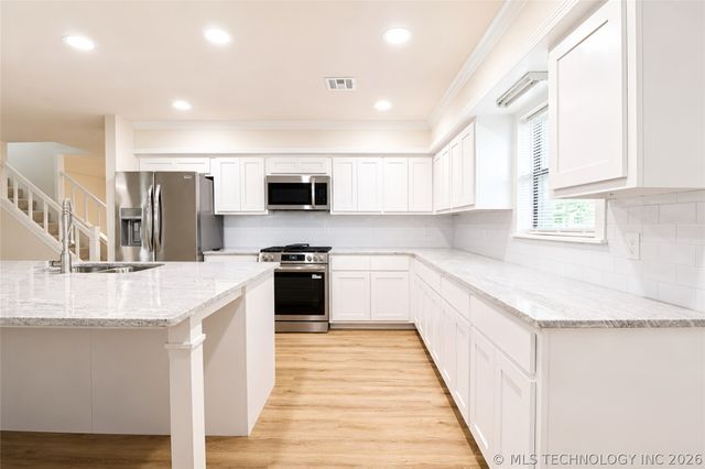 322 E Young Street, Morris, OK 74445