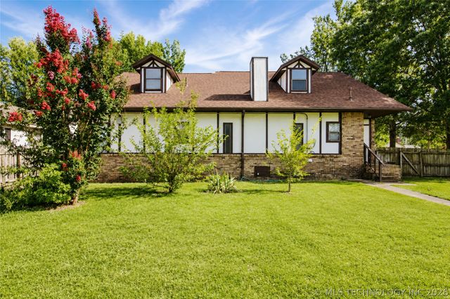 322 E Young Street, Morris, OK 74445