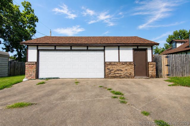322 E Young Street, Morris, OK 74445
