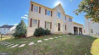9353 RIVER CREST RD, Manassas, VA 20110
