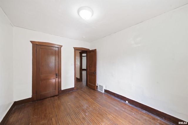 502 E ARCHER Avenue, Peoria, IL 61603