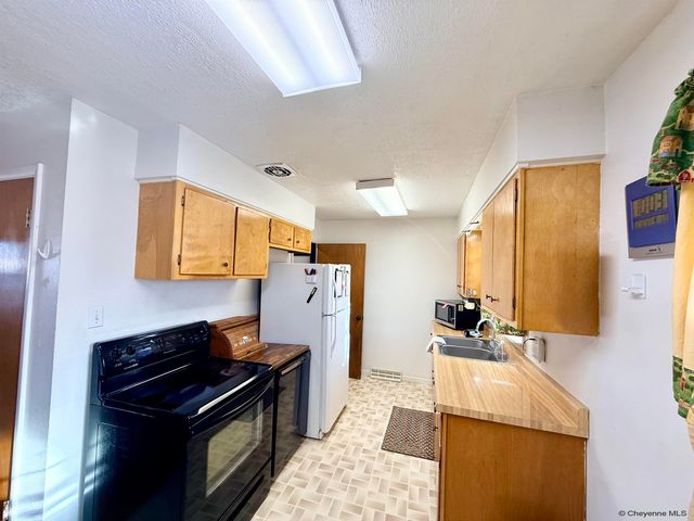 3331 BELAIRE AVE, Cheyenne, WY 82001