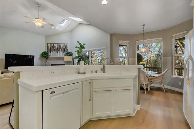 13727 Alpha Ct, Grass Valley, CA 95949