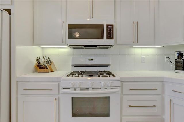 13727 Alpha Ct, Grass Valley, CA 95949