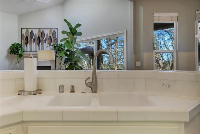 13727 Alpha Ct, Grass Valley, CA 95949