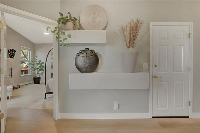 13727 Alpha Ct, Grass Valley, CA 95949