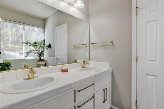 13727 Alpha Ct, Grass Valley, CA 95949