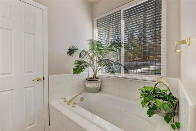 13727 Alpha Ct, Grass Valley, CA 95949