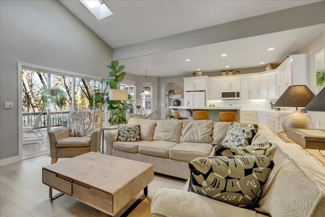 13727 Alpha Ct, Grass Valley, CA 95949