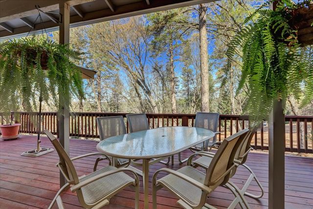 13727 Alpha Ct, Grass Valley, CA 95949