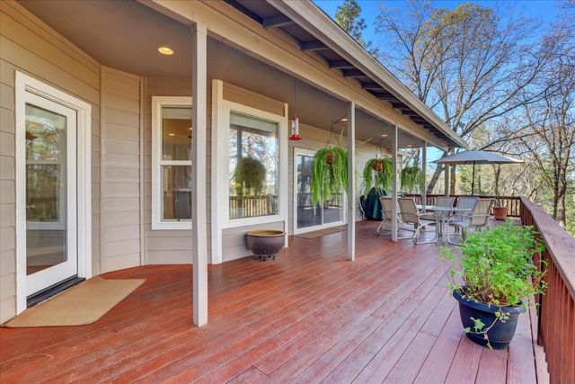 13727 Alpha Ct, Grass Valley, CA 95949