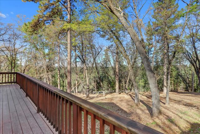 13727 Alpha Ct, Grass Valley, CA 95949