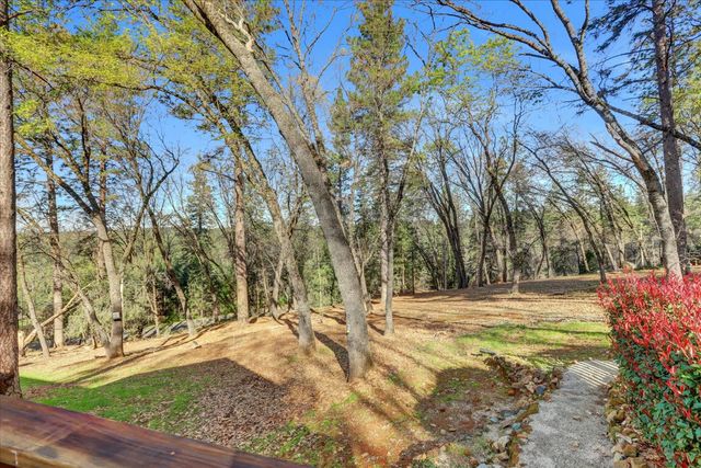 13727 Alpha Ct, Grass Valley, CA 95949