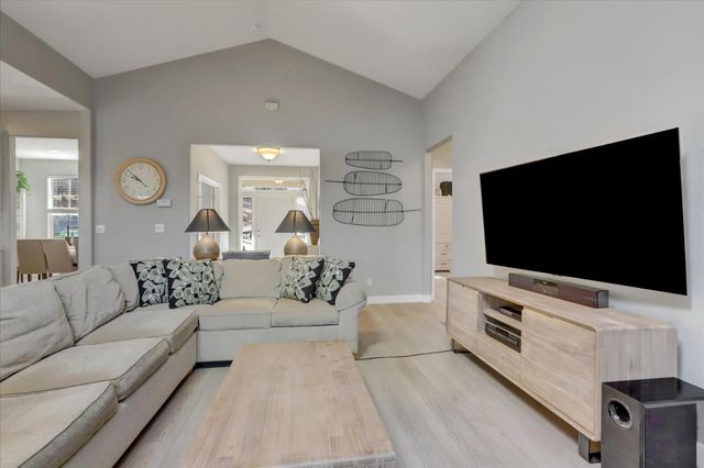 13727 Alpha Ct, Grass Valley, CA 95949