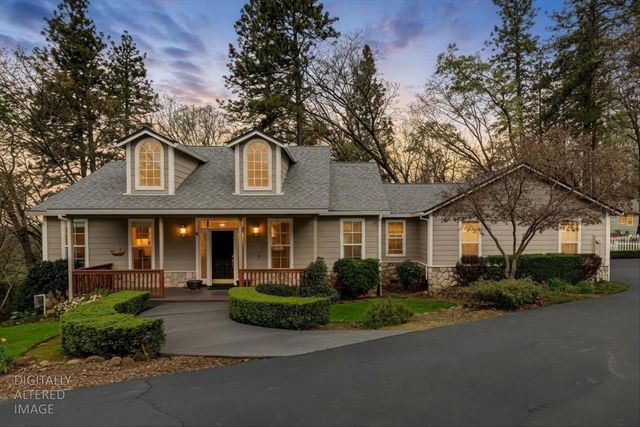 13727 Alpha Ct, Grass Valley, CA 95949