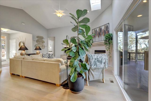 13727 Alpha Ct, Grass Valley, CA 95949