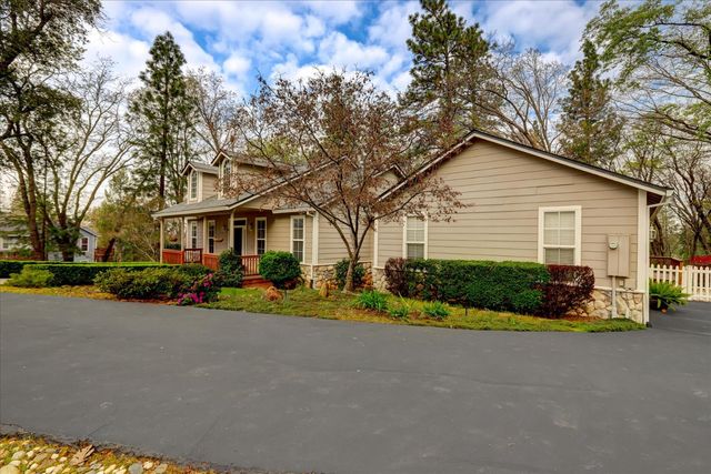 13727 Alpha Ct, Grass Valley, CA 95949