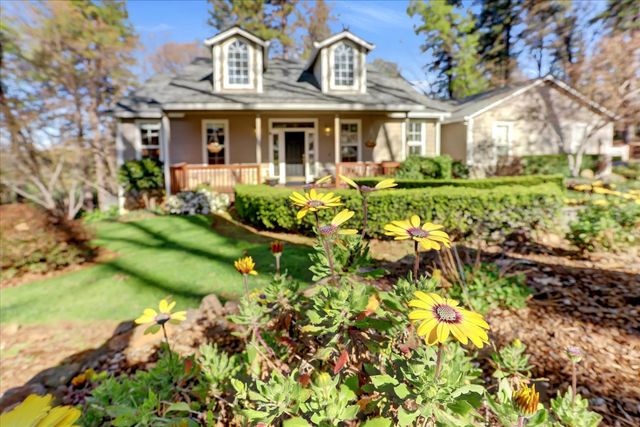 13727 Alpha Ct, Grass Valley, CA 95949