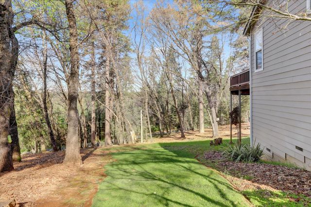 13727 Alpha Ct, Grass Valley, CA 95949