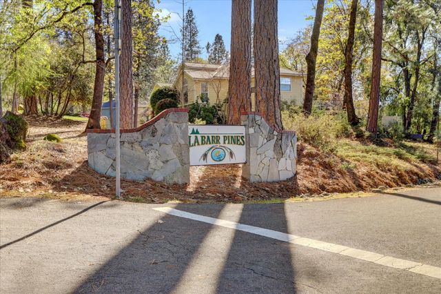 13727 Alpha Ct, Grass Valley, CA 95949