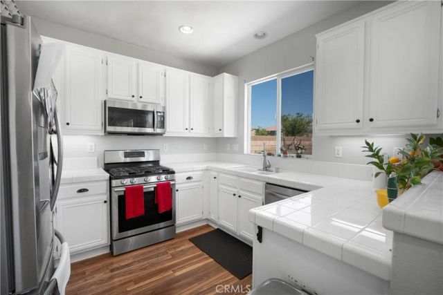 4225 Vahan Court, Lancaster, CA 93536