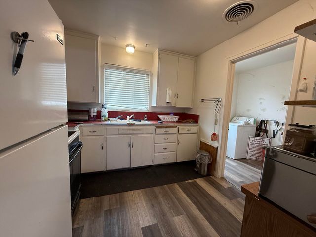 761 S Short Avenue, Dinuba, CA 93618