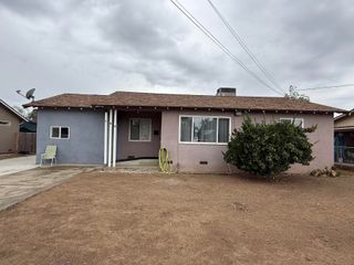 761 S Short Avenue, Dinuba, CA 93618