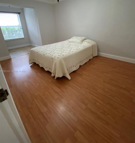 7880 SW 14th Ter, Miami, FL 33144