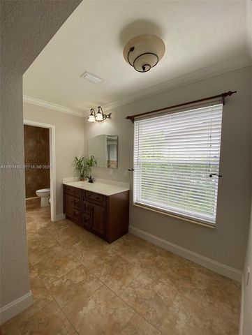 7880 SW 14th Ter, Miami, FL 33144