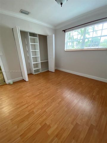 7880 SW 14th Ter, Miami, FL 33144