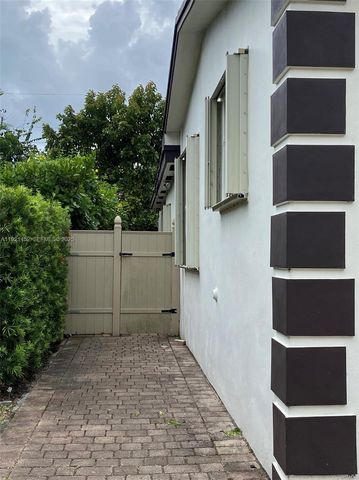 7880 SW 14th Ter, Miami, FL 33144