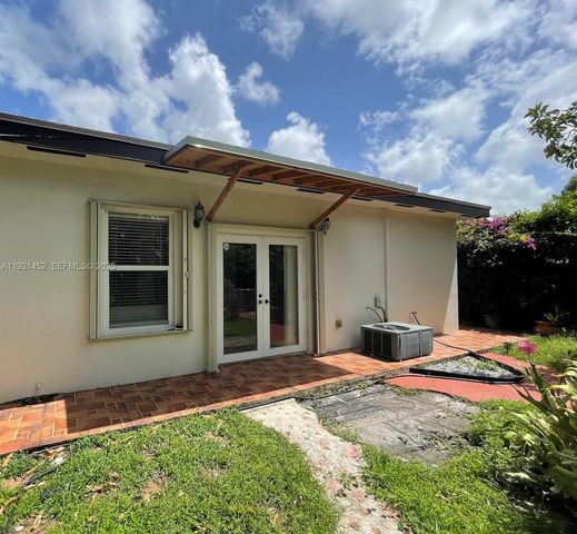 7880 SW 14th Ter, Miami, FL 33144