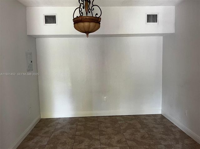 7880 SW 14th Ter, Miami, FL 33144