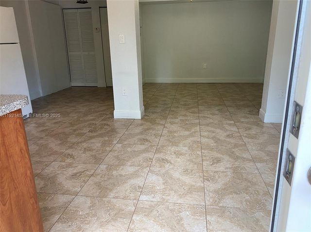 7880 SW 14th Ter, Miami, FL 33144