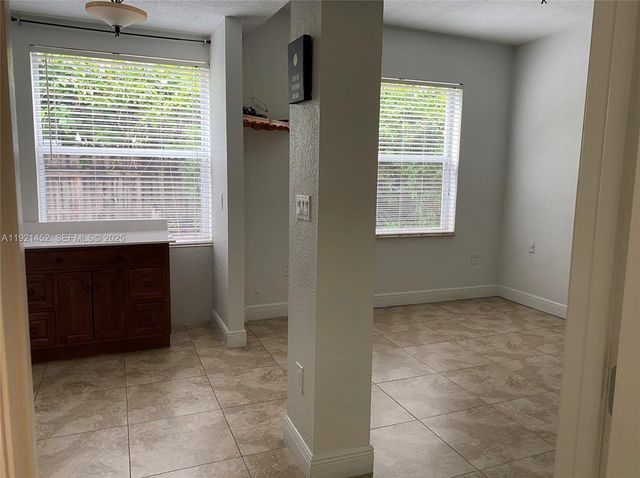 7880 SW 14th Ter, Miami, FL 33144