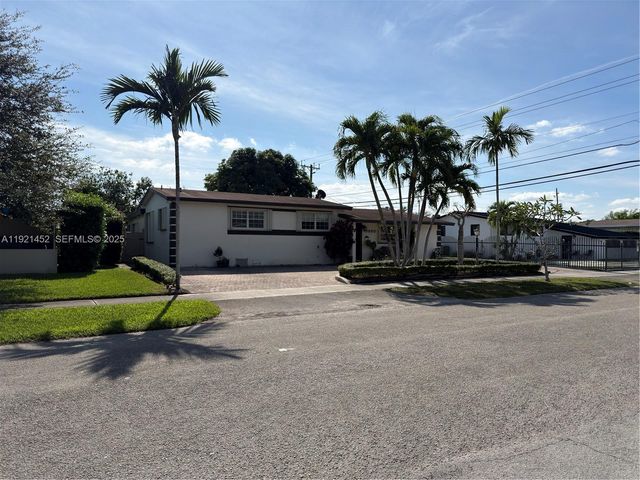7880 SW 14th Ter, Miami, FL 33144