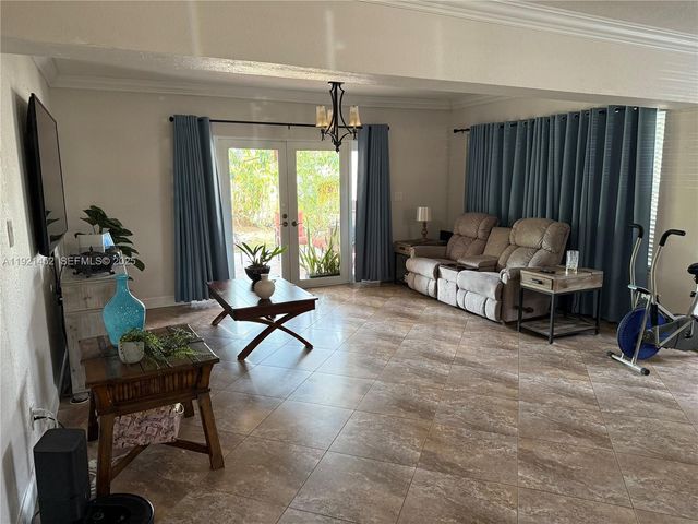 7880 SW 14th Ter, Miami, FL 33144