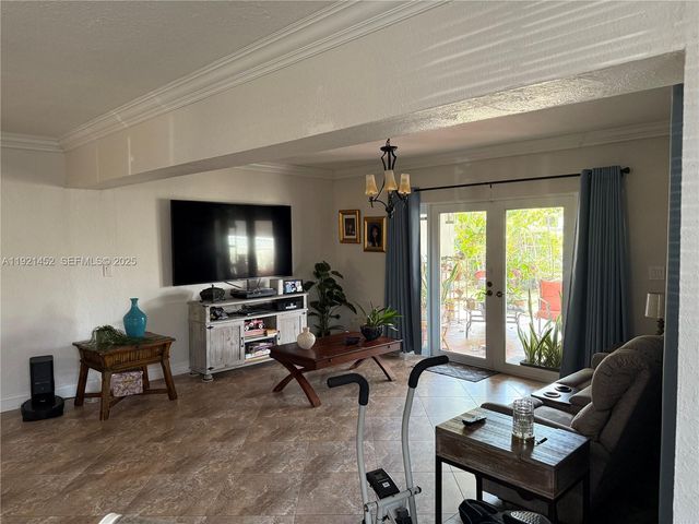 7880 SW 14th Ter, Miami, FL 33144