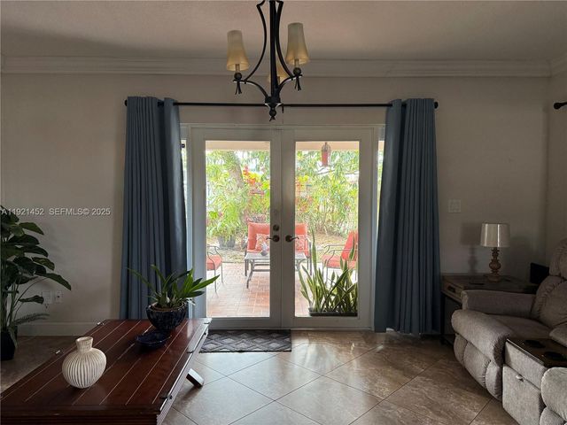 7880 SW 14th Ter, Miami, FL 33144