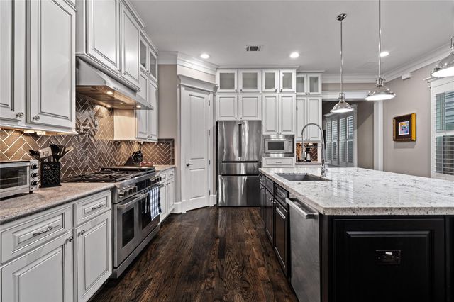 422 W 26th Street, Houston, TX 77008