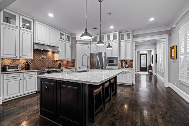 422 W 26th Street, Houston, TX 77008