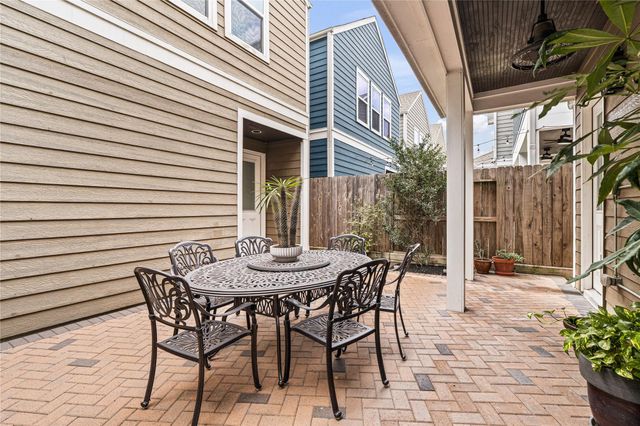 422 W 26th Street, Houston, TX 77008