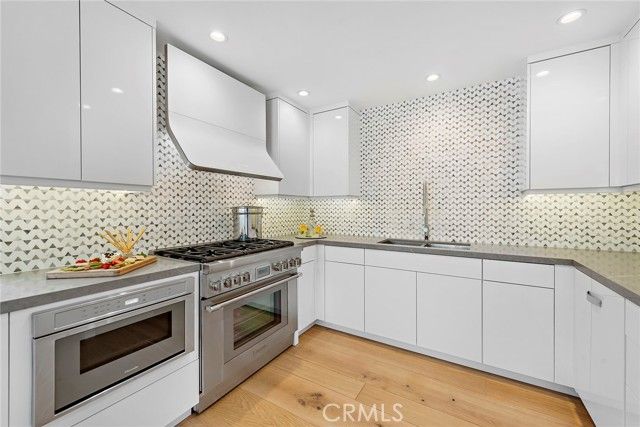 604 Acacia Avenue, Corona Del Mar (newport Beach), CA 92625