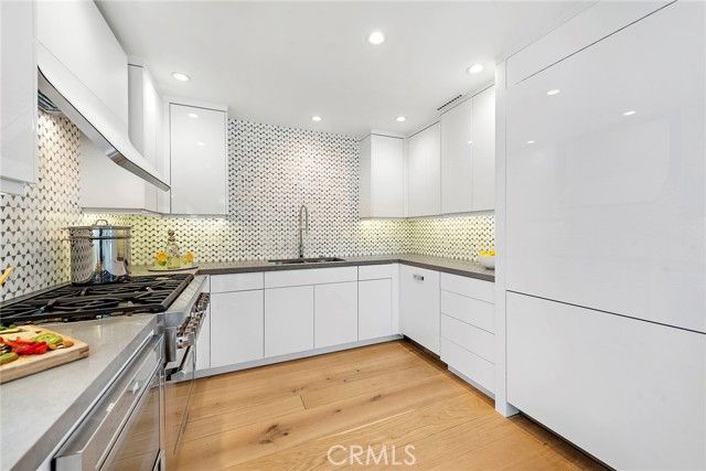 604 Acacia Avenue, Corona Del Mar (newport Beach), CA 92625