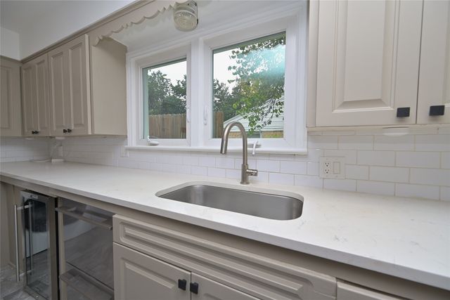 2226 Carnes Street, Dallas, TX 75208