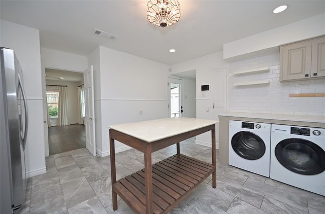 2226 Carnes Street, Dallas, TX 75208